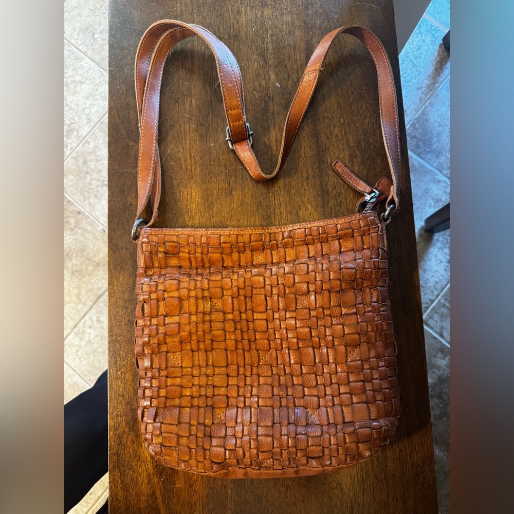 Vilenca holland woven Leather Crossbody Bag - Brown